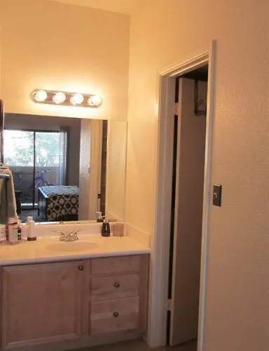 With Heated Pool, Hot Tub, Near Walking Paths Holiday home *