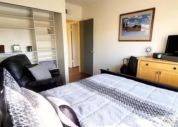 Holiday home With Heated Pool, Hot Tub, Near Walking Paths *