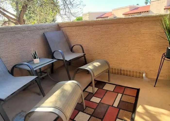 With Heated Pool, Hot Tub, Near Walking Paths * Glendale