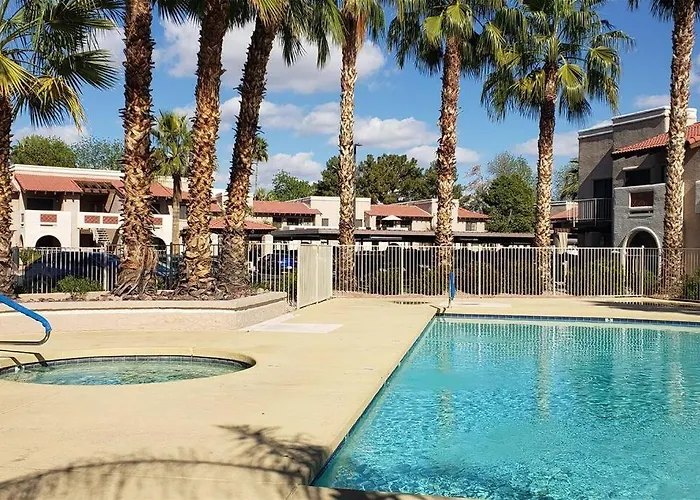 Holiday home With Heated Pool, Hot Tub, Near Walking Paths